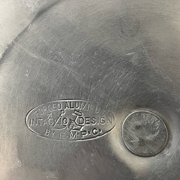 Vintage forced aluminum candle holder - Intaglio Design EMP Co. - Picture 5 of 7